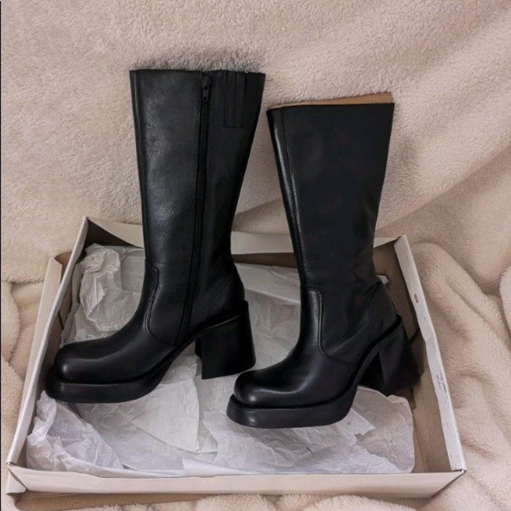 ISO Steve Madden Ray boots